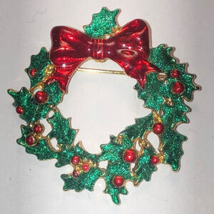 Vintage Red Green Enamel Christmas Wreath Brooch Shoulder Pin